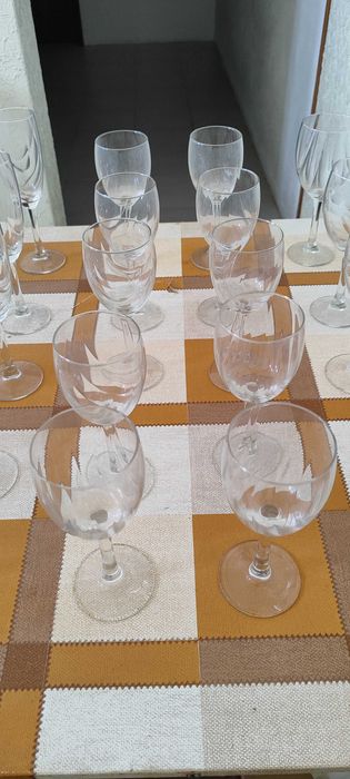 Serviço de 50 Copos e Garrafa