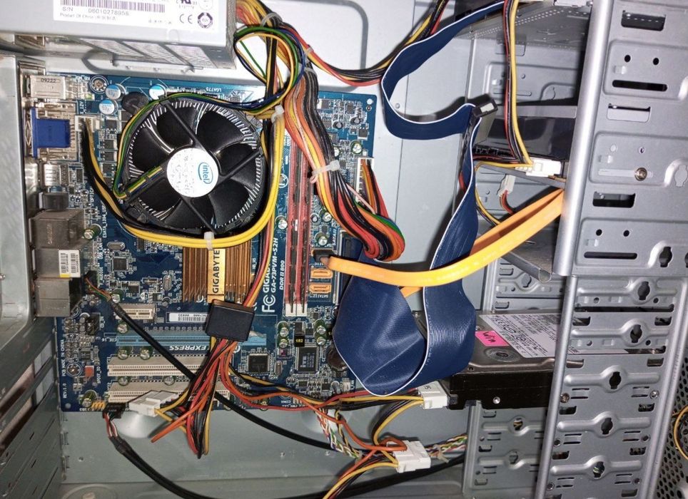 Компютер стаціонарний, пк.