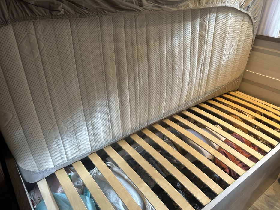 Sprzedam lozko z materacem