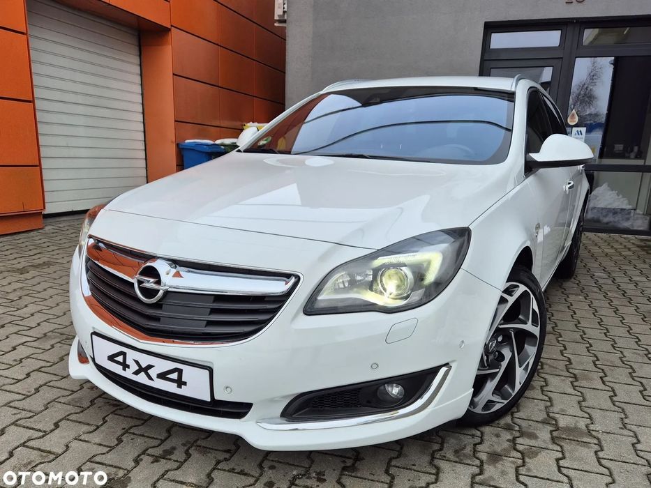 Opel Insignia Sports Tourer 2.0 SIDI Turbo 250 KM 4x4 Tylko 82.437 km.