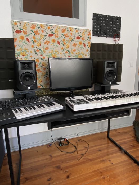 Mesa estúdio de música Obregransad Ikea