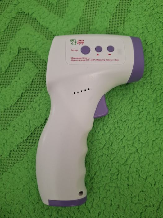 Безконтактний термометр