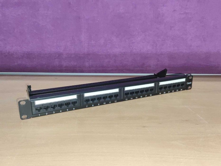 Патч-панель 19" 1U на 24 порти RJ-45 (Cat.6, UTP)