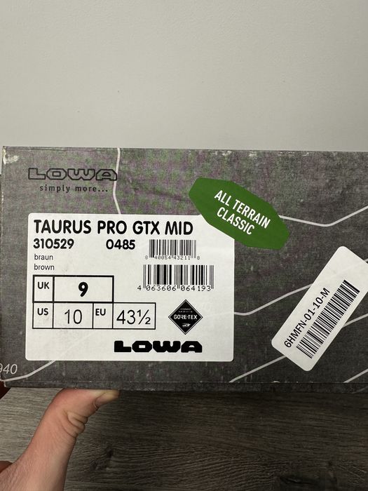 Берци , трекінгові черивики Lowa Taurus Pro GTX Mid