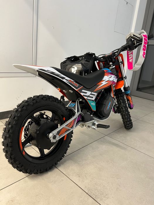 KTM SX E2 elektryczny, 2 baterie