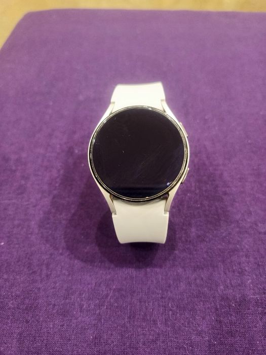 Продам Смарт годинник Samsung Galaxy watch 4, White/Silver. Новые!