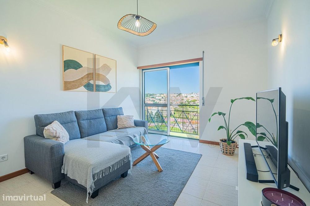 Apartamento T1 com Horizonte Desafogado – Alto Forte, Rio de Mouro — Rio de Mouro, Lisboa