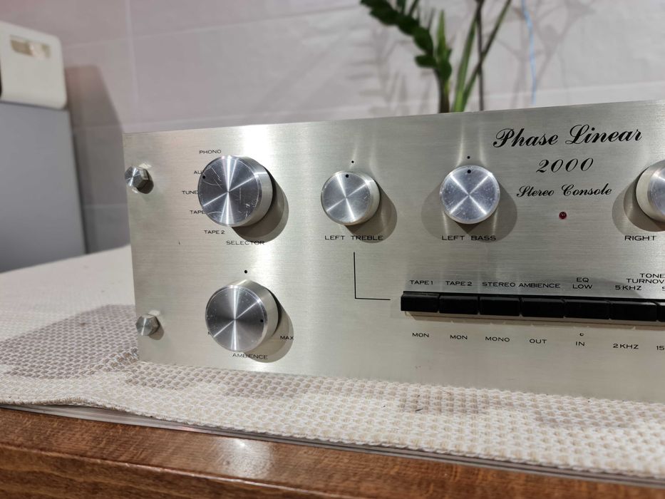 Phase Linear Model 2000 Series One