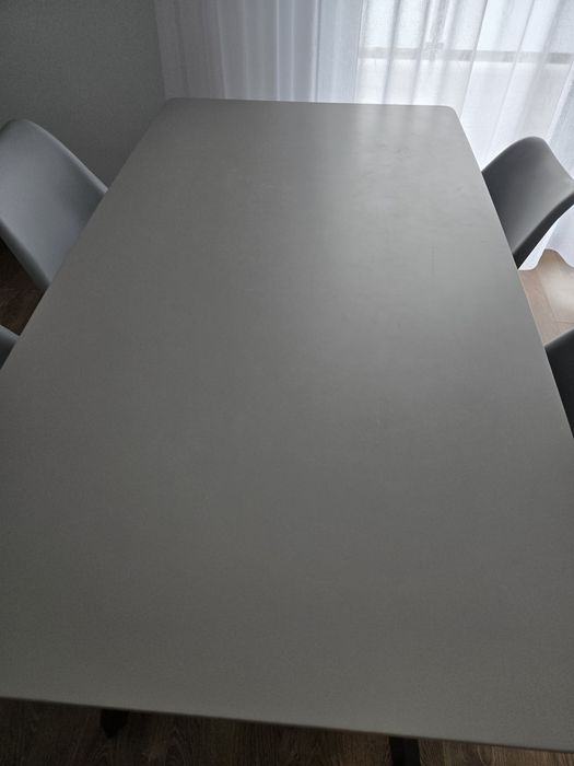 Stół i 4 krzesła zestaw