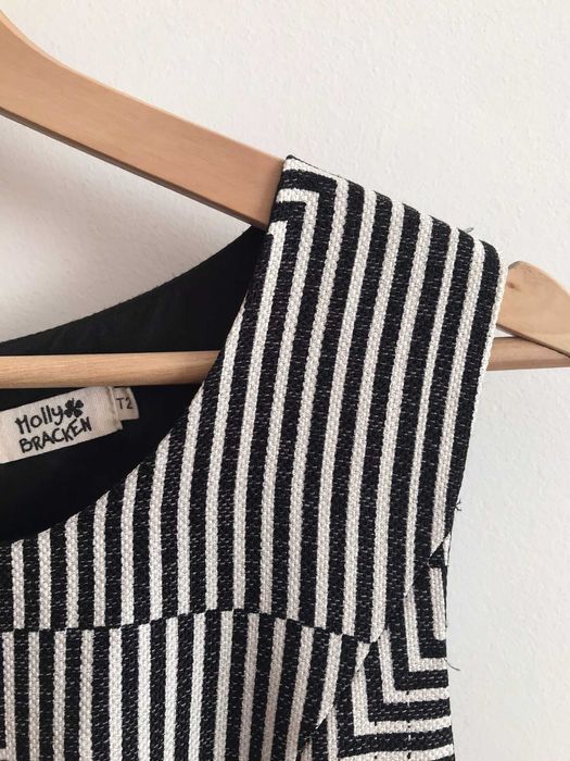 Vestido com roda branco e preto