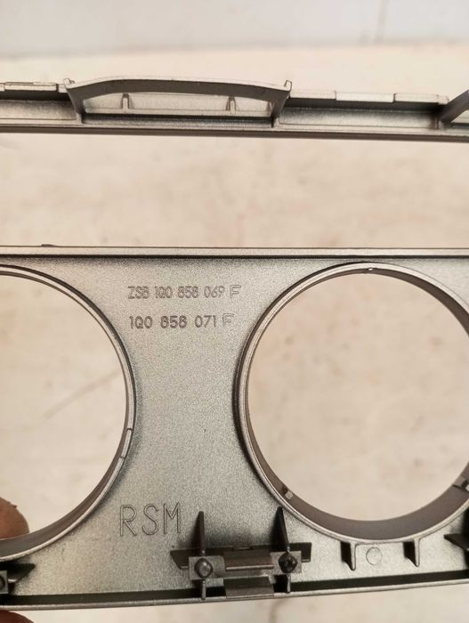 Moldura Central do Rádio e AC VW Scirocco / Eos – Ref. 1Q0858071F