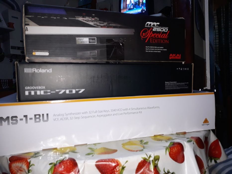 Tama, Meinl, Sabian, Roland, Behringer.