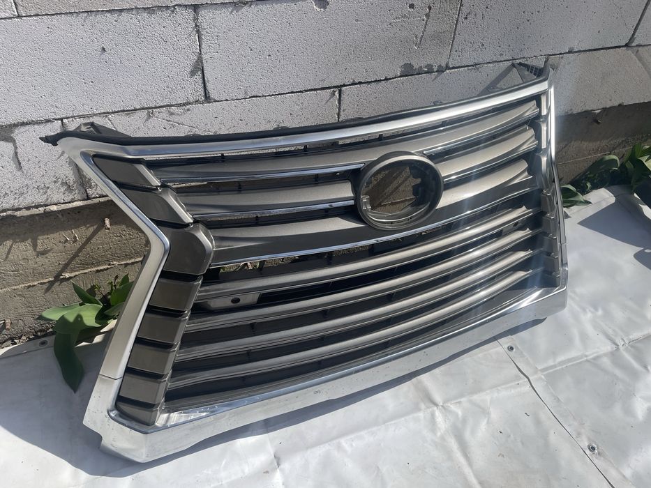 Решітка Lexus LX570 15-