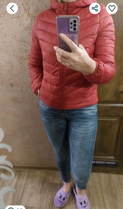 Продаються куртки