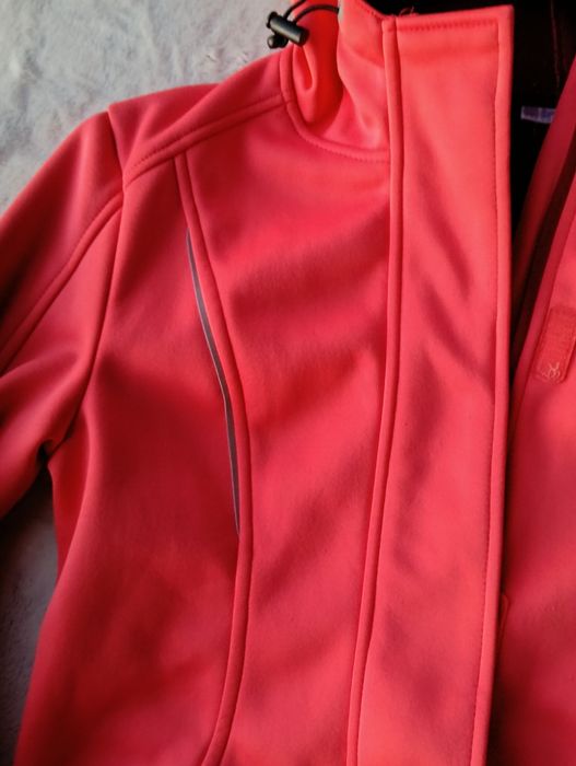 Softshell damski z kapturem rozmiar 34 firmy Crivit