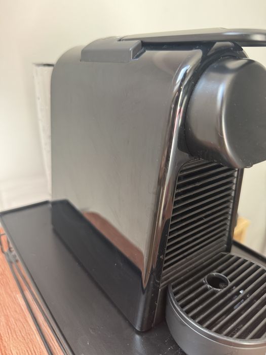 Cafeteira DeLonghi Nespresso