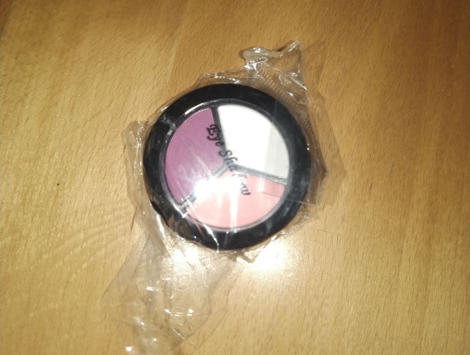 Sombra de olhos tricolor