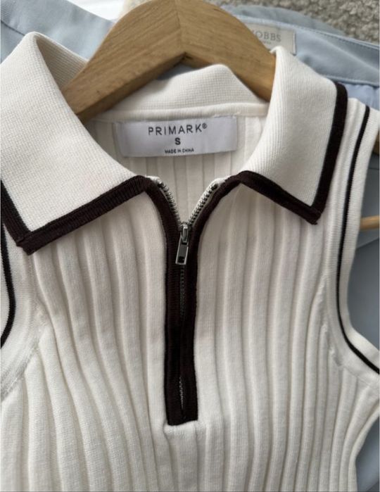 Молочний топ поло в рубчик Primark,