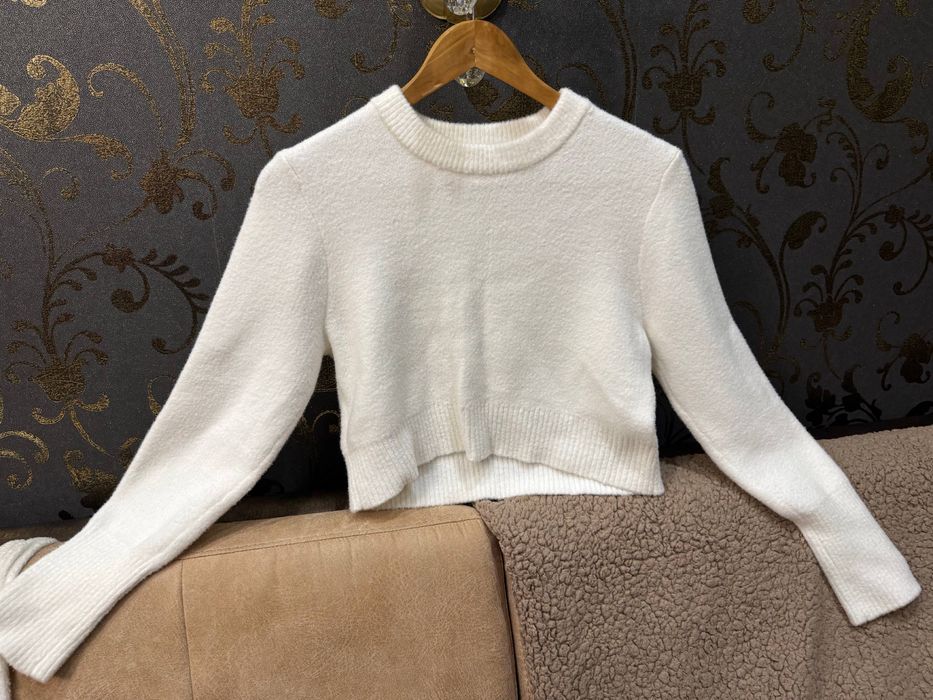 Біла гарненька кофтинка ZARA