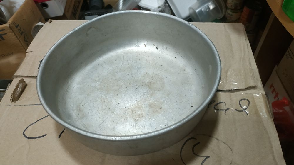 Продам кастрюли разные