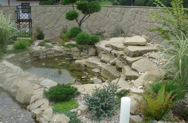 Kamień na skarpy, skalniaki, oczka wodne