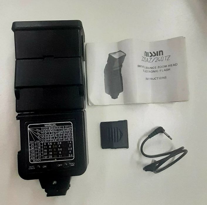 Flash eletrónico NISSIN 220 AZ