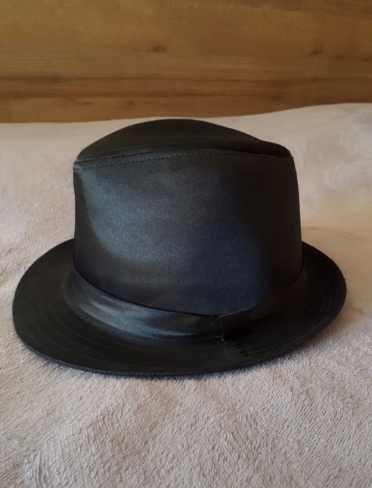 Chapéu Clássico preto de cetim