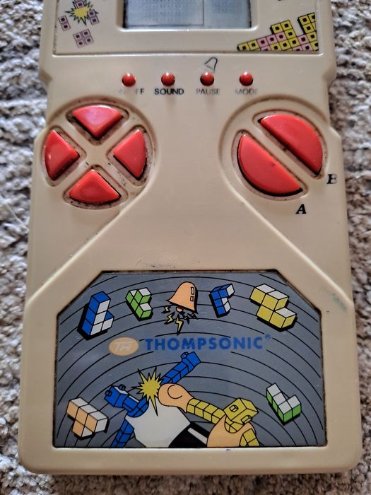 Ponadczasowa konsola GAME  BOY   Thompsonic. . Sprawna