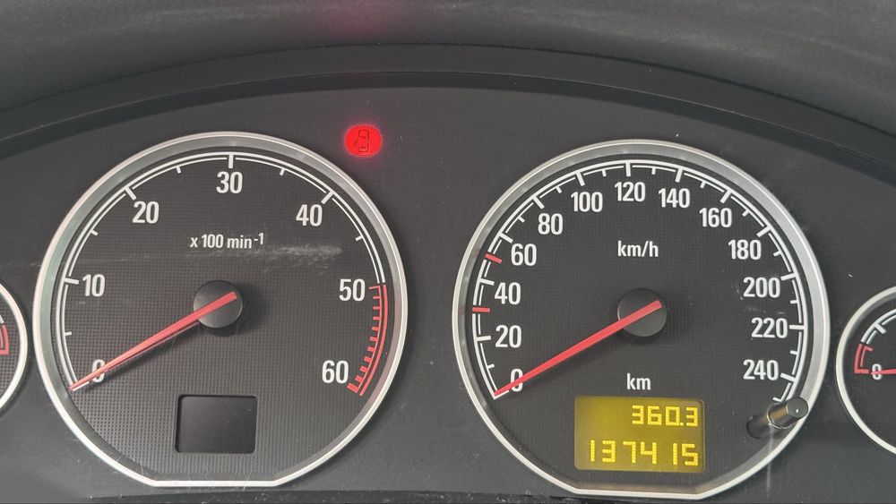 Opel Vectra Caravan 1.9 CDTI Automática AISIN 137.400 km foto 2
