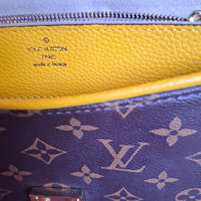 Жіноча сумочка Louis Vuitton