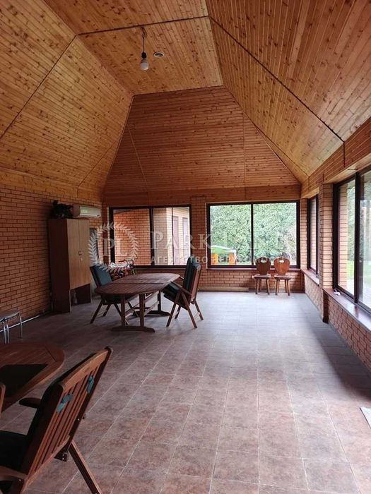 Щасливе. Затишний будинок з ремонтом