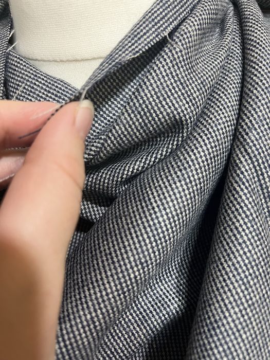 Тканина напівшерсть, якісна натуральна.