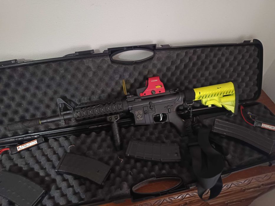 M4 AEG Airsoft Como nova
