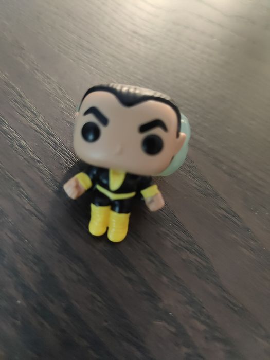 Figurki Kinder joy Black Adam