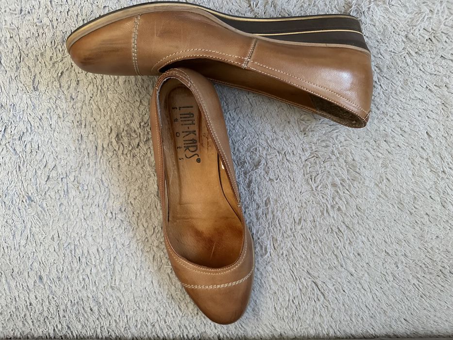 Damskie buty na koturnie