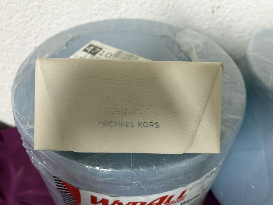 caixa oculos Michael kors