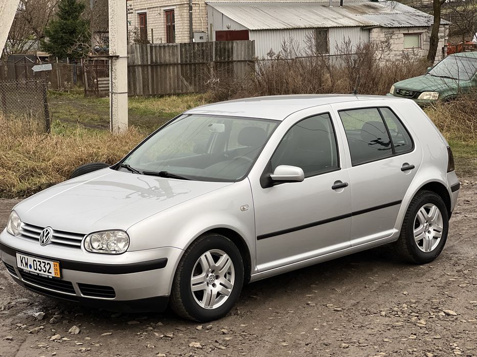 Продам VW Golf 1.6 бензин АВТОМАТ