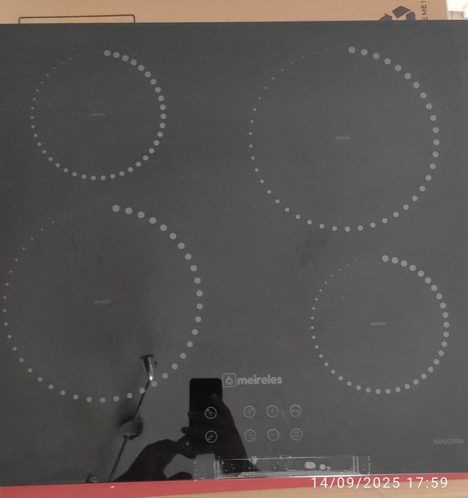 Placa indução Meireles MI 1600

A funcionar totalmente, vidro estalado