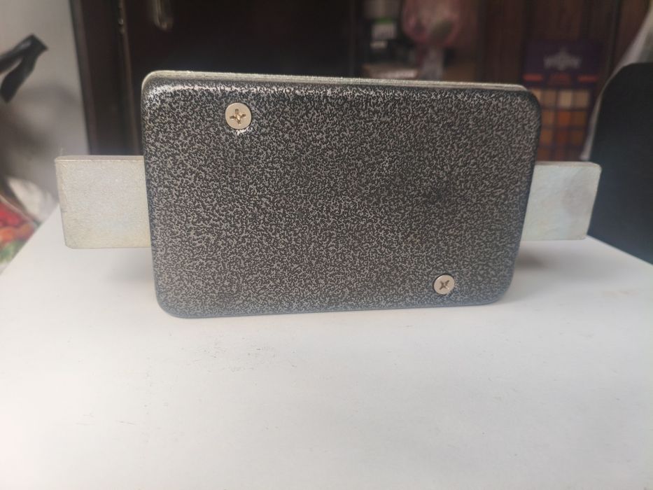 Продам замок ригельний обраного та прямого ходу