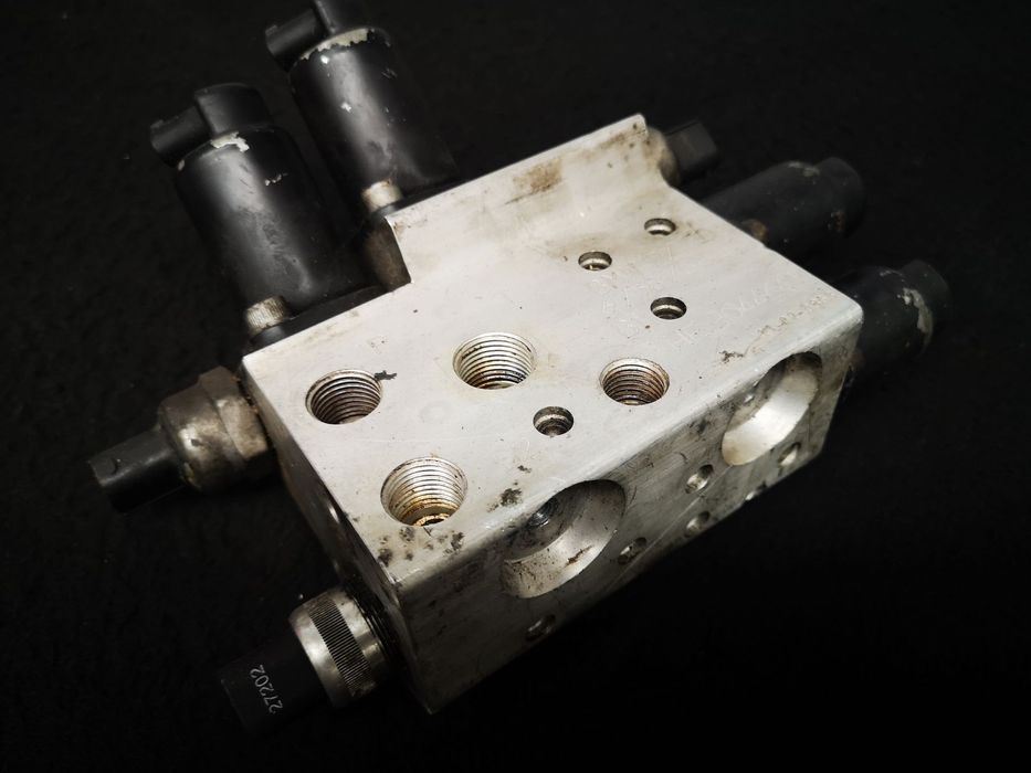 Bomba hidráulica suspenção bmw7 e65 e66 (2001/2008) EPC  6758704 OEM