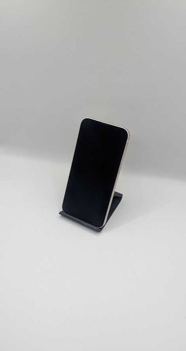 Smartfon iPhone 13 256GB biały stan: A+ bateria: 85% gwarancja