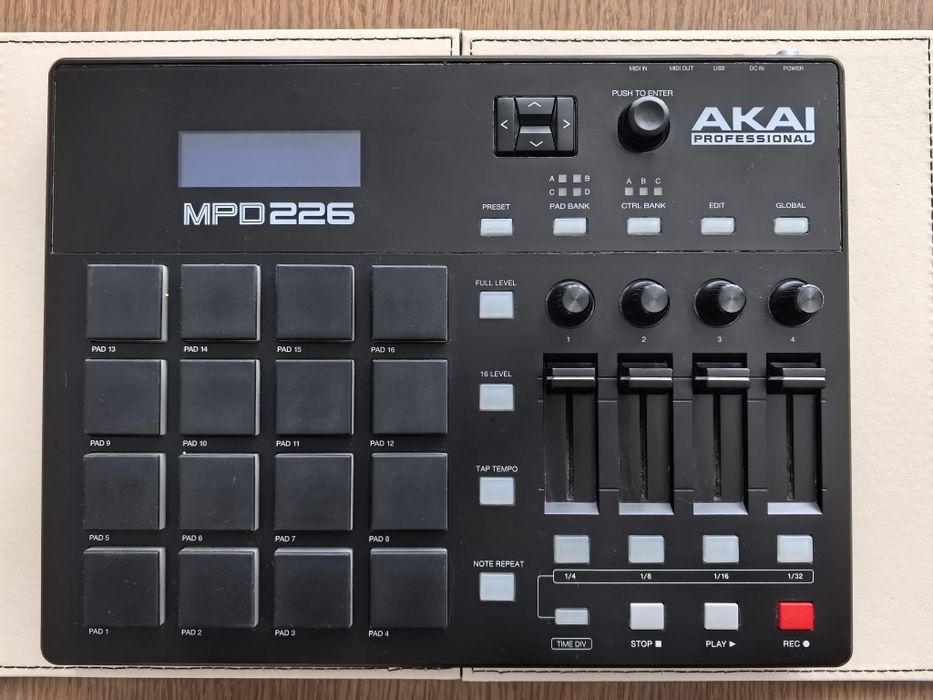 Akai MPD 226 – kontroler MIDI | Stan bardzo dobry | Kompletny zestaw