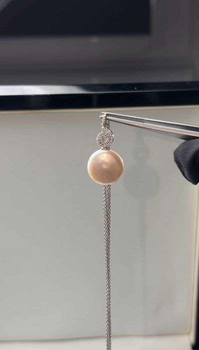 Золотой кулон с жемчужной и бриллиантами