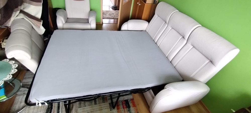 Zestaw wypoczynkowy Agata Meble ROSSO – sofa 3-osobowa + fotel