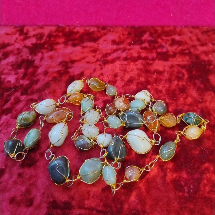 Бусы из натуральных полудрагоценных камней