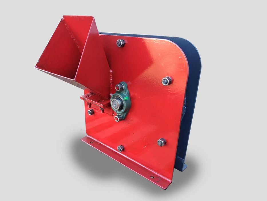 Садовый Щепорез измельчитель веток дробарка мульчиватель Подрібнювач