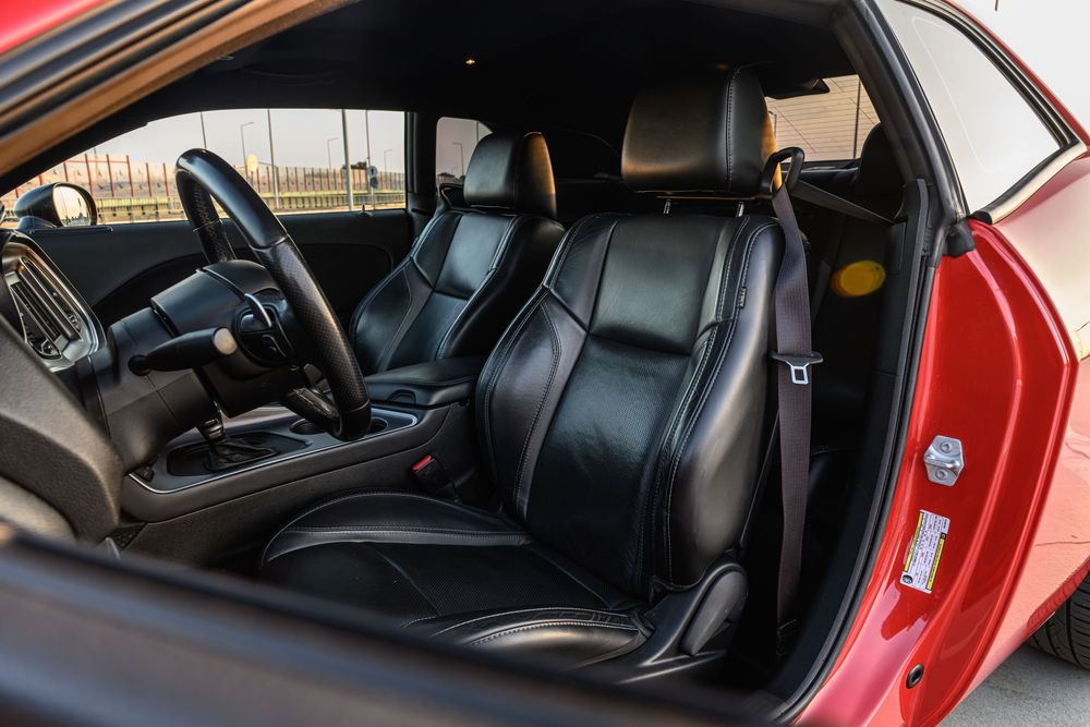 Prezent: Voucher na wynajem DODGE CHALLENGER 5.7L HEMI