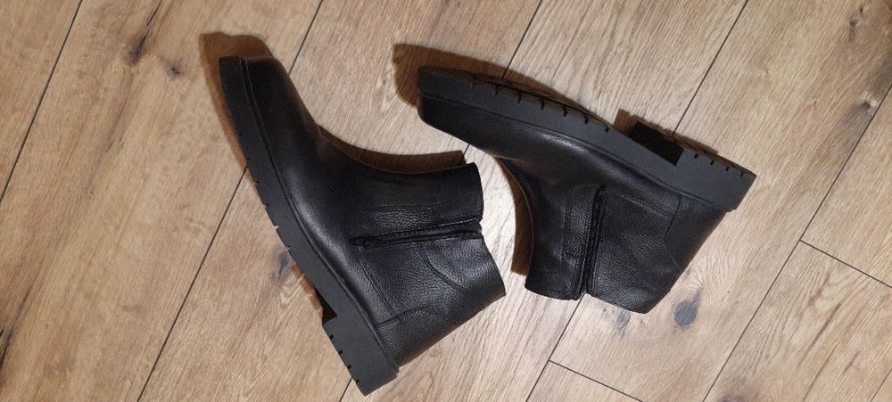 Nowe skórzane ciepłe buty 49 = 33 cm
