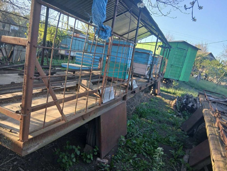 Павільйони для Бджіл виготовленні з тракторних прицепів