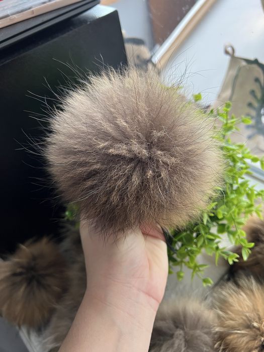 Балабон на шапку мех натуральный енот